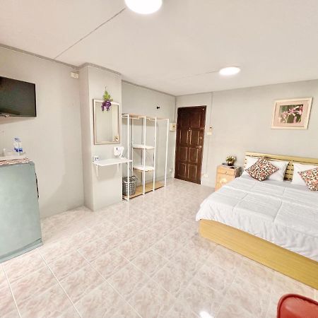 Penyos Suite バンコク都 エクステリア 写真